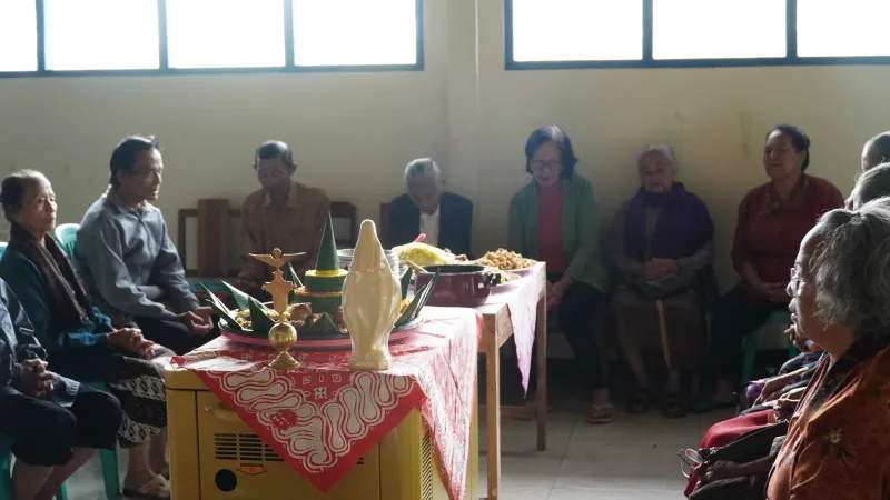 27 Tahun Nderek dewi Maria: Syukur HUT Presidium "Pangiloning Leres" Pelem Dukuh